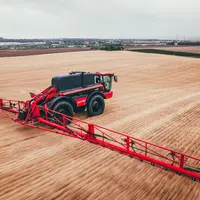 Le pulvérisateur automoteur Condor Vanguard d’Agrifac peut recevoir des rampes de 24 à 54 m.