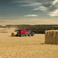 Les presses à balles cubiques Case IH LB 4XL dispose du nouveau système de nouage à double nœud TwinePro. © Case IH