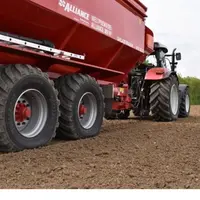 La construction des pneus porteurs de technologie VF autorise, au champ, des pressions de gonflage inférieures à un bar pour profiter d’une grande sur