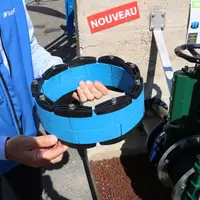 Le joint en éléments élastomères à visser, pièce maitresse du dispositif, assure une étanchéité jusqu’à 3 bars entre le béton et le tuyau PVC. © 5 Por