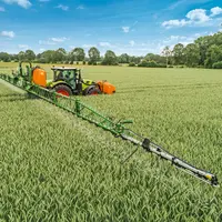 La cuve frontale Amazone FT 1502 transforme le tracteur en petit automoteur de pulvérisation. © Amazone