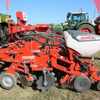 Le semoir monograine Prosem K strip-till est disponible en 4, 6 et 8 rangs. © M. Portier