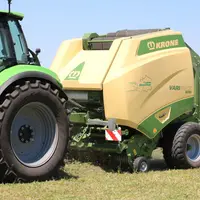 La presse à chambre variable Krone VariPack en version XC dispose d'un système de coupe à 17 couteaux. © M. Portier