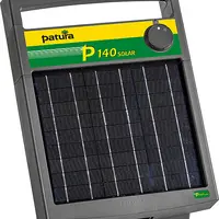 L'électrificateur Patura P140 et son panneau solaire de 9,6 W permet d'alimenter jusqu'à 10 km de clôture. © Patura