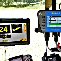 Le terminal Isaria reçoit les informations des deux capteurs pro active, les traites puis corrige sur le terminal speed tronic la densité de semis à a