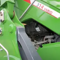 L'accès au filtre à air du Fendt 314 Vario n'est pas évident. © M. Portier