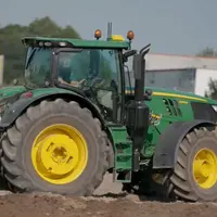 L'EZ Ballast Wheel se compose d'une platine (voir sur la roue avant), sur laquelle on coulisse facilement les masses manipulées avec une fourche à pal