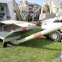La trémie mobile TM 160 de Denis peut alimenter un élévateur ou une vis horizontale.