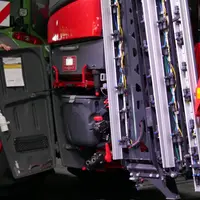 L'espace de mise en œuvre du pulvérisateur porté Horsch Leeb CS est protégé par une porte.