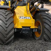 L'agrochargeuse JCB 457S chausse au choix des pneus de 710 ou 800 mm de large.