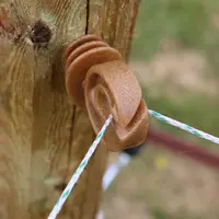Les accessoires Green d'Ako comme cet isolateur, sont construits à partir de bioplastiques et de fibres de bois.