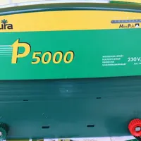 L’électrificateur P5000 MaxiPuls de Patura fonctionne aussi bien sur secteur que sur batterie 12 V.