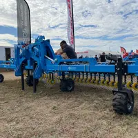 Les roto étrilles Targa de Feelcrop reçoivent des roues de terrage à l'avant du châssis.