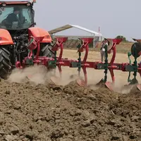 Les charrues portées Kverneland 2300 S et 3300 S sont aussi proposées en modèles à réglage mécanique de la largeur de travail.
