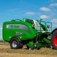 Le nouveau combiné presse-enrubanneuse McHale Fusion 4 se démarque par un nouveau pick-up Pick Flo offrant plus de capacité.