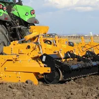 La fraise rotative Alpego Poker PI se compose de deux éléments repliables dotés d'un rotor à lames hélicoïdales.
