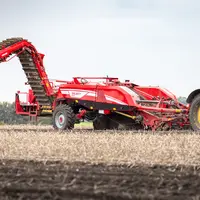 La nouvelle arracheuse Grimme Select 200 peut être dotée de la gestion automatique de la vitesses de deux chaînes de tamisage SpeedTronic-Web.