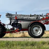 Par rapport au modèle de 2 400 l, le Lexis 3800 de Kuhn ne prend que 30 cm de distance anneau-essieu.