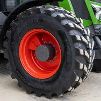 La bande de roulement du pneu Michelin EvoBib a été récemment redessinée pour gagner en longévité et conserver la capacité de traction quel que soit l