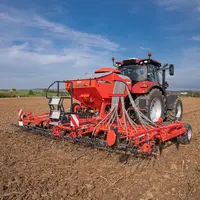 Le semoir à dents Megant 602 R  de Kuhn est équipé d'une trémie principale de 1 800 litres.
