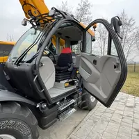 Le chargeur télescopique Dieci Agri Max Power X2 bénéficie d'un porte dotée d'une vitre électrique.