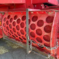 <p>Les grilles de différents diamètres sont stockées à l'avant de la machine. </p>
