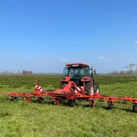 Avec 65 % de sa surface en herbe dans le marais, l’exploitant indique qu’il faut, sur le tracteur, des pneus arrière d’au moins 520 mm de large pour t