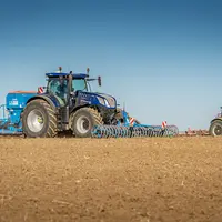Les deux tracteurs New Holland T7.315 HD sont équipés uniquement du télégonflage sur les roues arrière.