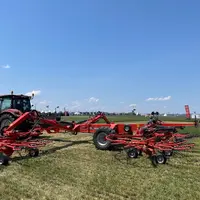 <p>L'andaineur à quatre rotors Kuhn GA 13231 présente une largeur de travail allant de 8,40 à 12,50 m.</p>