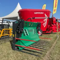<p>Représenté en France par Maid-Couzon, Prodig propose des fourches à ensilage à fond poussant de 2,50 à 4 m de large.</p>