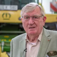 Bernard Krone s'est éteint le 14 octobre 2022 à l'âge de 82 ans.