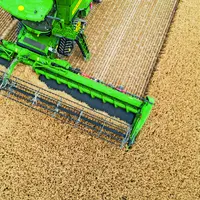 Les coupes articulées disposent de tapis d’alimentation convergents qui régularisent le flux de récolte et optimisent le fonctionnement des moissonneu