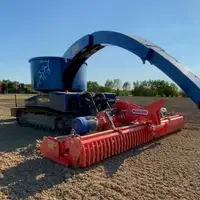 Le robot anime électriquement la herse rotative grâce à un moteur intégré sur l'outil de travail du sol.