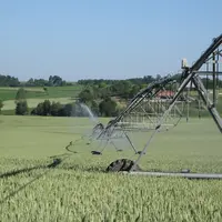 En fonctionnant à plus basse pression que les enrouleurs, les pivots offrent une meilleure efficacité énergétique.