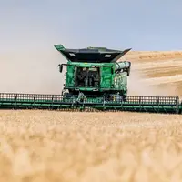 Moissonneuse-batteuse John Deere X9 Réussir Machinisme