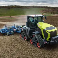 Tracteur Claas Xerion 12 Terra Trac au travail du sol