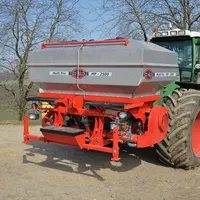 La trémie frontale pressurisée Eco-Mulch Multi-Pro peut piloter différents produits en même temps que plusieurs tronçons.