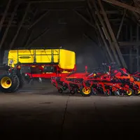 Les semoirs à dents Seed Hawk 600-900C de Väderstad disposent de trois trémies.