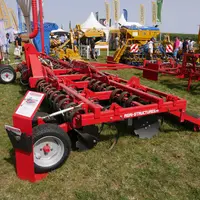 Le déchaumeur Disc Agriflex combine des dents aux disques pour un profil de scalpage plan.