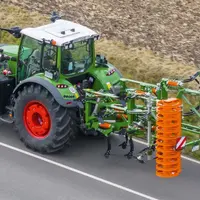 Le déchaumeur à dents Cenio 4000-2 d'Amazone vient compléter la gamme jusque-là composée de modèles portés à châssis fixe.
