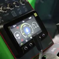 Les nouveaux valets de ferme Avant Tecno 635i et 640i intègrent un nouvel écran couleur.