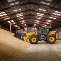 Le chargeur télescopique JCB 560-80 Agri se décline en version Agri Pro offrant une puissance de 173 ch.