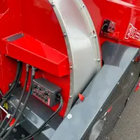 Les fonctions de la pailleuse Euromark TX27HD se contrôlent à l'aide d'un boîtier électrique.