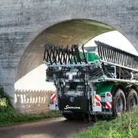 Les rampes d'épandage à patins TSB2 de Samson respectent au transport une largeur de 3 m et une hauteur de 3,78 m.