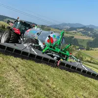 Le fonctionnement de la rampe d’épandage à patins Schleppfix de Swisstec Ag est insensible aux pentes et dévers.