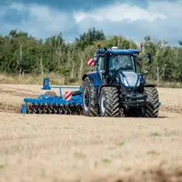 Le New Holland T7 Long est désormais proposé en transmission full powershift.
