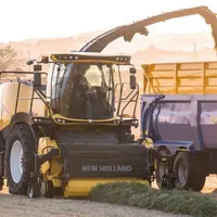 Le nouveau pick-up à herbe Ultrafeed de New Holland propose une visibilité dégagée.