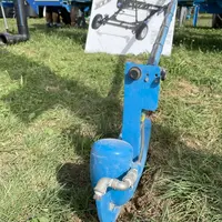 La rampe frontale Eaux vives est dotée d'une buse nettoyant le sillon de guidage.