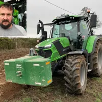Tracteur Deutz-Fahr 6140.4 au labour avec une charrue Kuhn corps