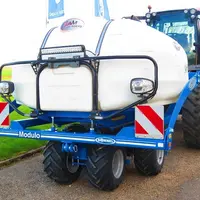 Tasse-avant Bonnel Modulo CF sur tracteur Valtra
